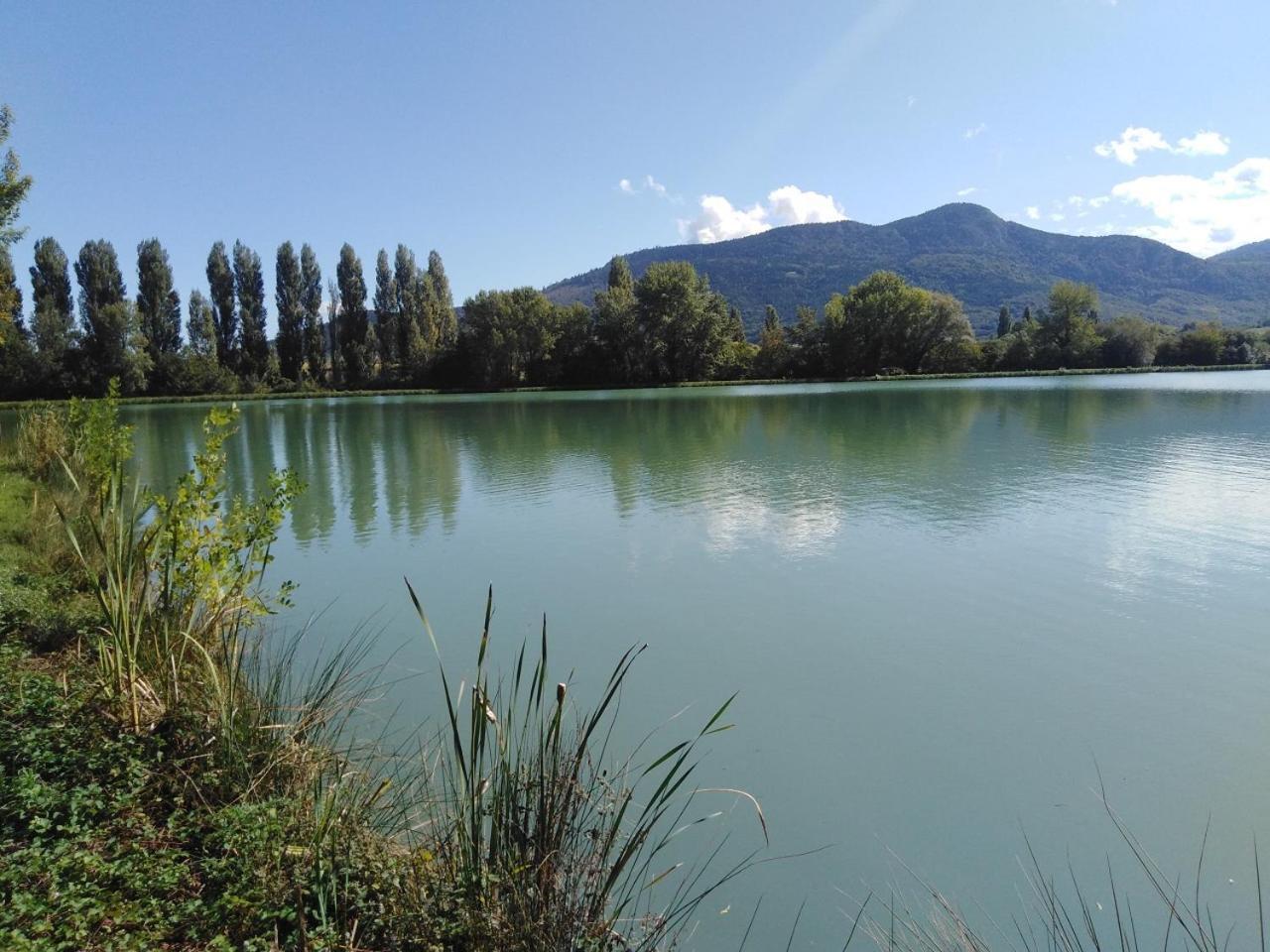 Au Doux Clocher Pieusse ภายนอก รูปภาพ